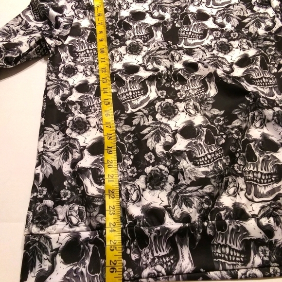 NWOT Skull Shirt Size Small - Picture 4 of 8